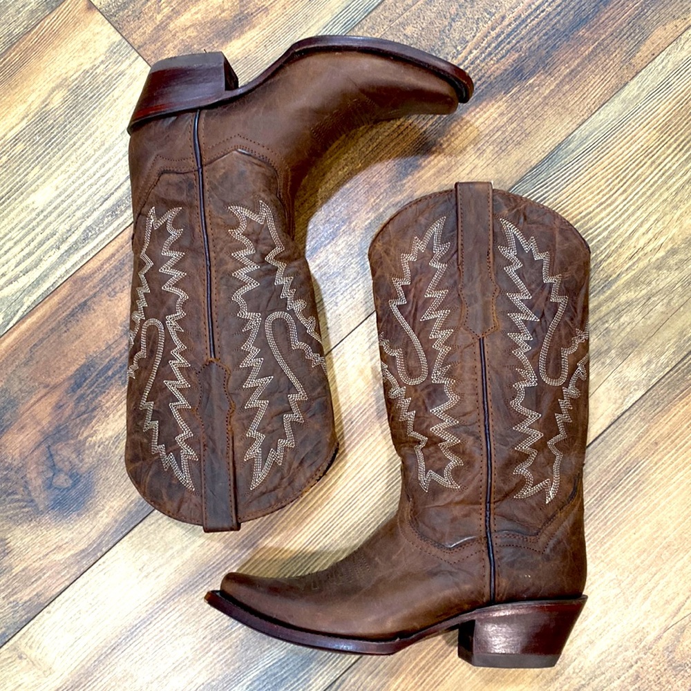 Woman’s Wester/Cowgirl Innovation Boots sz 8.5
